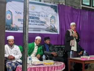 Rois Surya PCNU Banggai Sampaikan Tauziah Maulid Nabi di Toili Barat